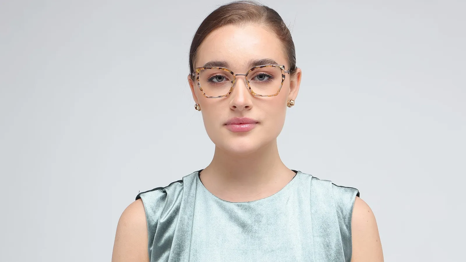 Dramatic Cat-eye Women’s Glasses